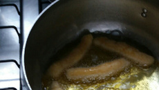 Biscoito de polvilho com massa de pão de queijo