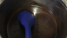 Calda de chocolate fácil,barata e rápida