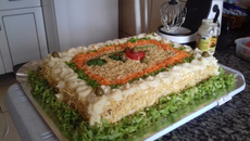 Bolo de pão com dois recheios de patê salsicha e atum