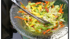 Salada de manga verde tailandesa