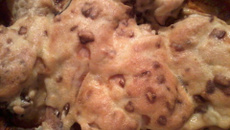 Frango assado com creme de cebola