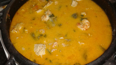 Moqueca fácil de peixe com camarão da Karyne