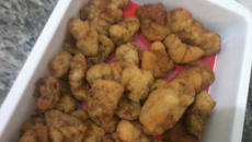 Iscas de carne à milanesa