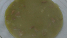 Sopa creme de ervilha com bacon