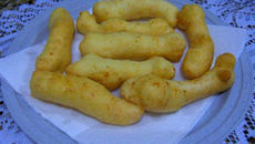 Bolinho de queijo frito