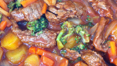 Picadinho de carne com legumes