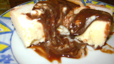 Geladão com cobertura de chocolate