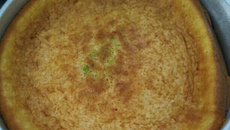 Bolo cremoso de limão
