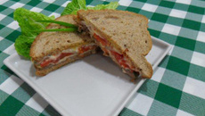 Sanduíche com rosbife da Abima