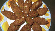 Quibe assado com coentro