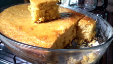 Bolo fácil e delicioso de milho verde