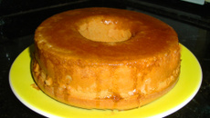 Bolo cappuccino coberto com Mel