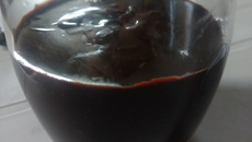 Chocolate quente com barra de chocolate