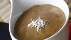 Vitamina quente de aveia e ameixa com Ades