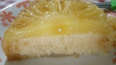 Bolo de abacaxi caramelizado