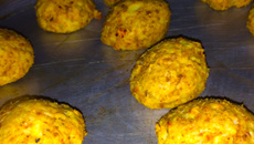 Bolinho de batata doce com atum