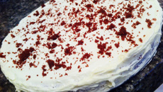 Bolo red velvet com mousse creamcheese