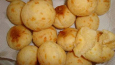 Pão de queijo rápido e fácil