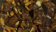 Costelinha de porco com palmito pupunha em natura