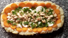 Salada de batata com peito de frango