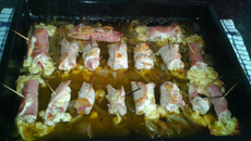 Rolinhos frango, bacon e queijo