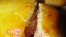 Pão de batata recheado