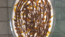 Mousse recheada com bombom