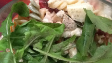 Salada de macarrão com frango