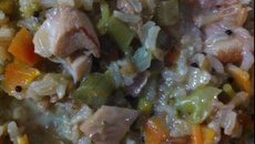 Risoto cremoso de frango com legumes