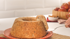 Bolo de maçã de liquidificador - o melhor do mundo