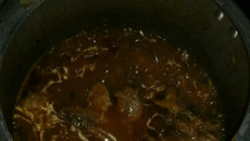 Galinha caipira na pressão