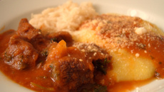 Carne de panela com polenta