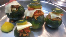 Abobrinha recheada com frango