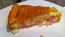 Torta salgada de presunto e queijo