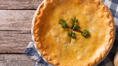 Torta salgada de farofa pronta