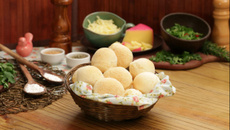 Pão de queijo recheado