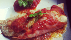 Panqueca de presunto e mussarela