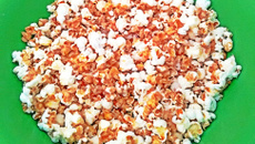 Pipoca com cobertura de chocolate