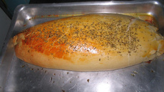 Pizza enrolada de atum