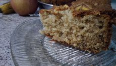 Bolo de banana e maçã prático