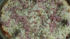 Massa de pizza rápida, prática e saborosa