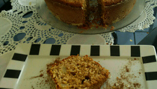 Bolo de laranja integral com ameixas