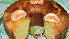 Bolo de tangerina com calda durinha