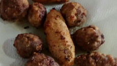 Bolinho de carne moída recheado