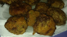 Bolinho de carne moída à milanesa