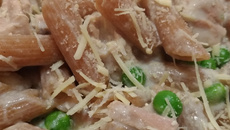 Macarrão cremoso cozido com leite