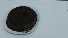 Pudim com calda de chocolate