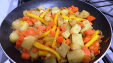 Batata doce salteada com legumes