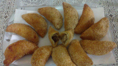 Risoles de mandioca recheado com costela