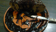 Pão de mel delicioso com calda de minuto